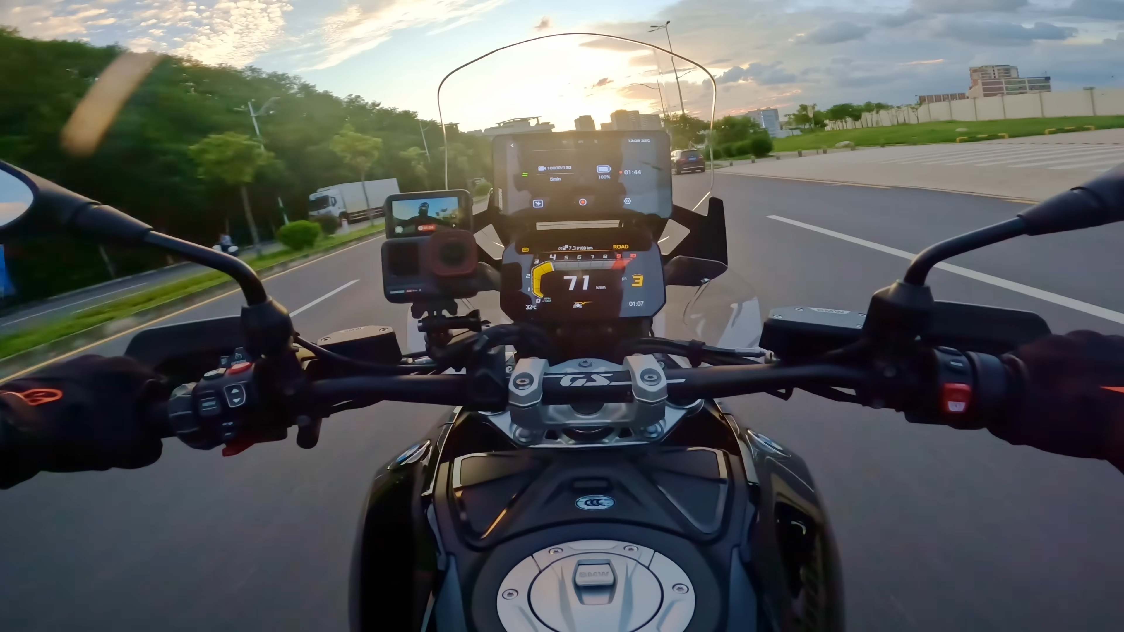 Common Navigation Mistakes BMW Riders Make on Long Trips — and How to Avoid Them