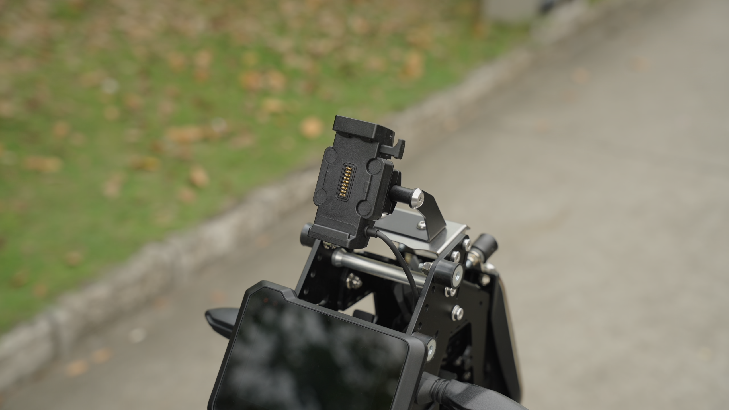 R7X Crossbar Mount Base Φ12–Φ16mm
