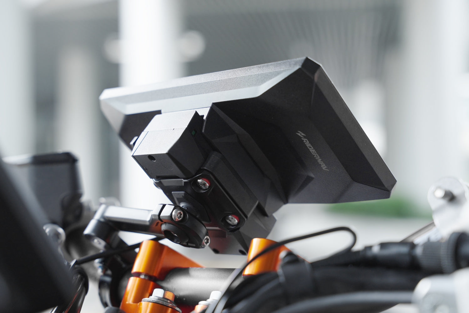 R7X 7-inch Display: Built to Fit. Made to Ride.