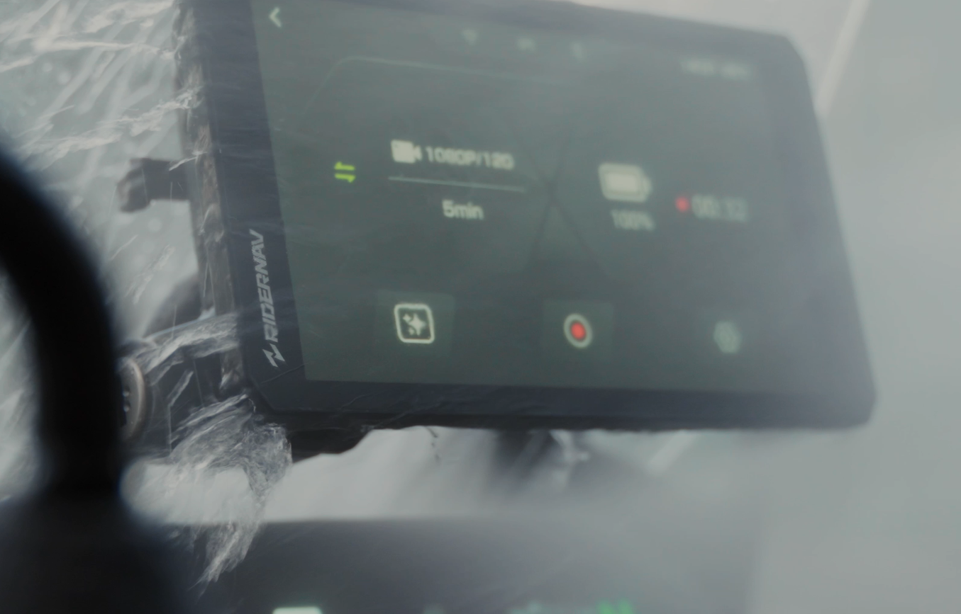 R7M 7-inch Display: Built for BMW. Made for Control.